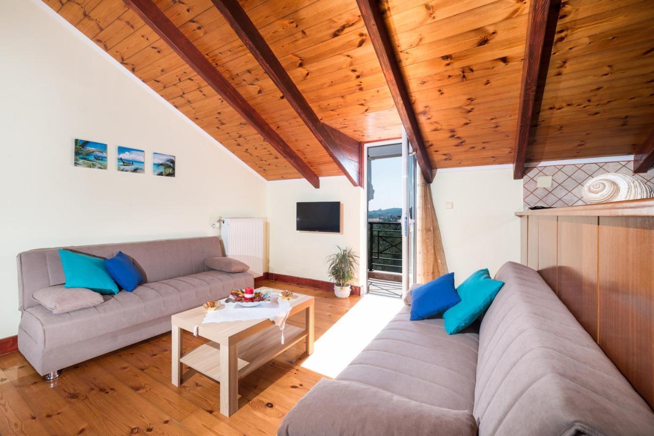 Soso'S Sea View Apartment Plános Екстериор снимка